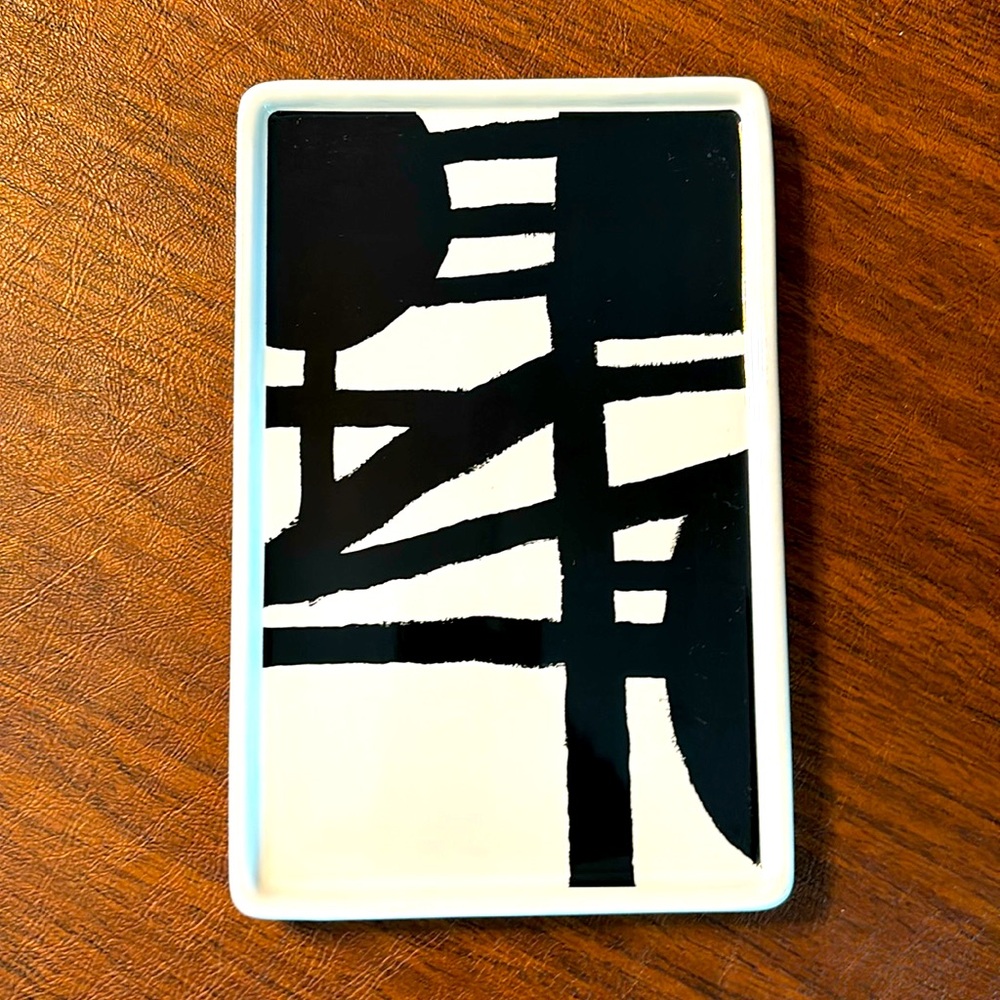 Demdaco/Art Lifting Black & White Stoneware tray or hanging art